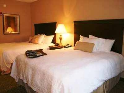 Hampton Spring Fayetteville Hotel 3*