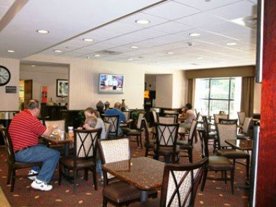 Hampton Spring Fayetteville Hotel 3*